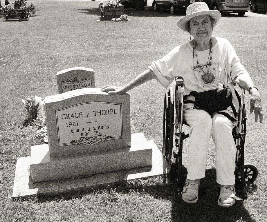 1grace_thorpe_at_gravesite.jpg