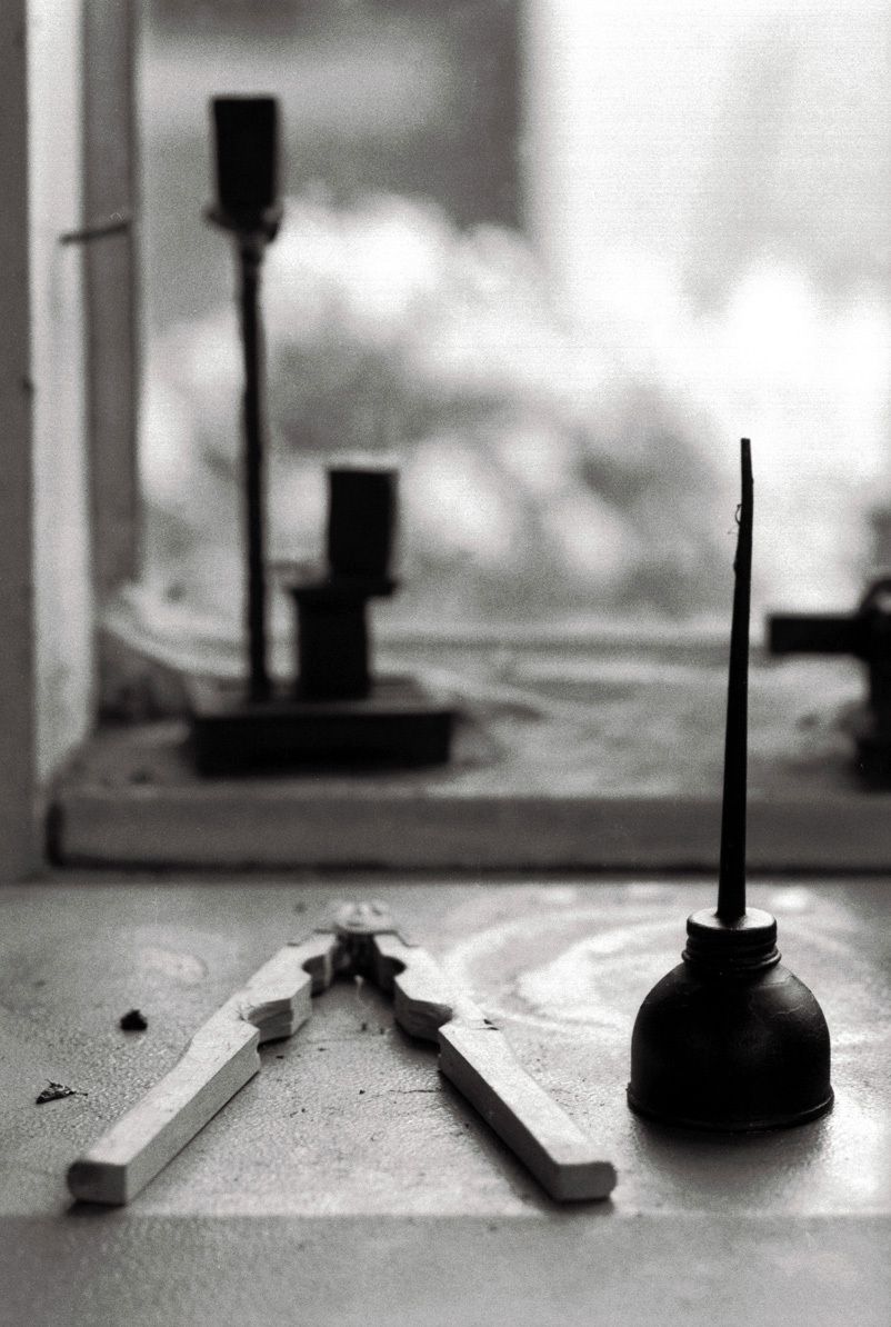 Oil Can and Clamp, T.K. Foundry, Santa Clara, CA 2008Gelatin-silver photograph, selenium toned