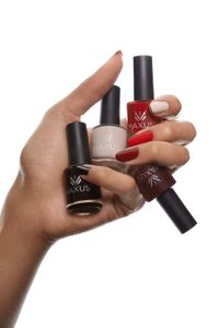 071216_MaxusNails.jpg