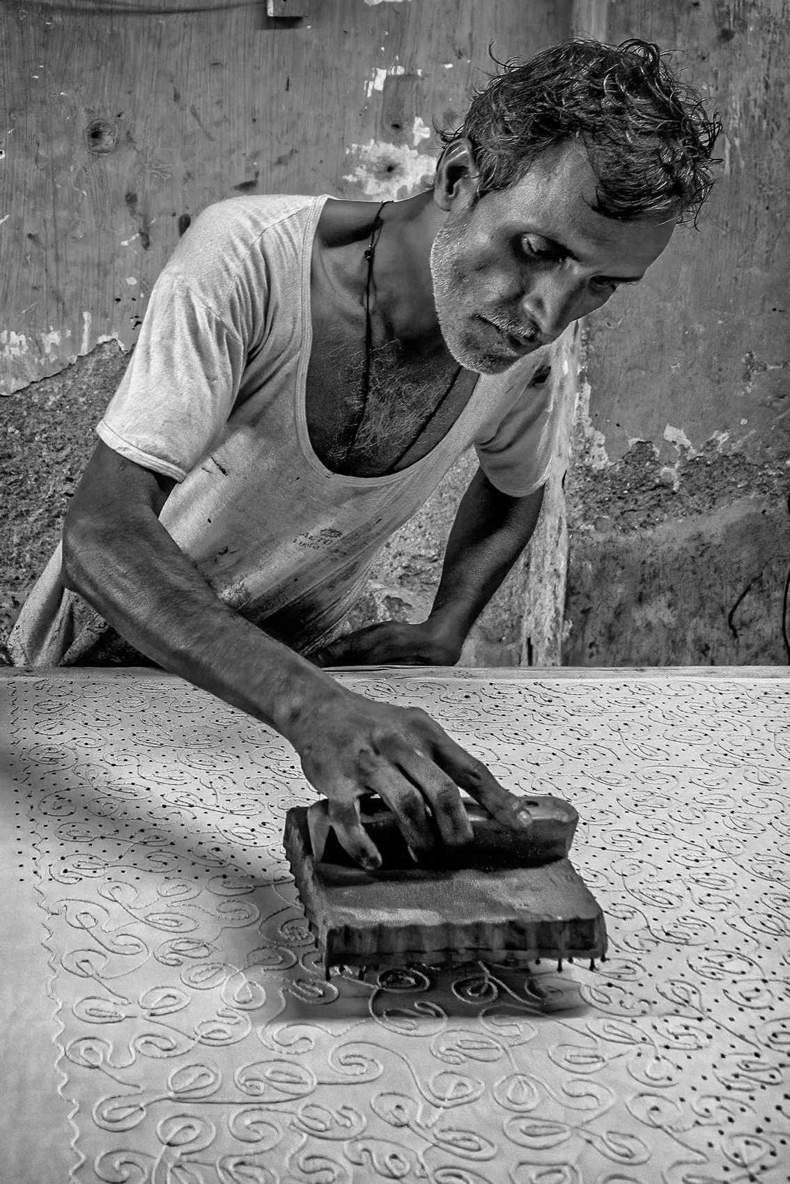 Embossing Textiles (Dharavi Slum, Mumbai) work.textiles-14.jpg