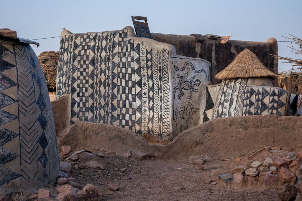 The Art of the Gurunsi Village - LOUIS MONTROSE PHOTOGRAPHY