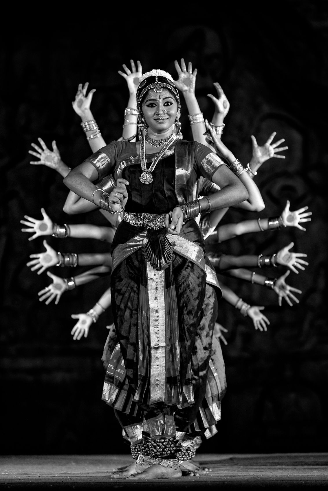 Classical Dance Troupe (Mahabalipurum), Tamil Nadu) work.artisans-29.jpg