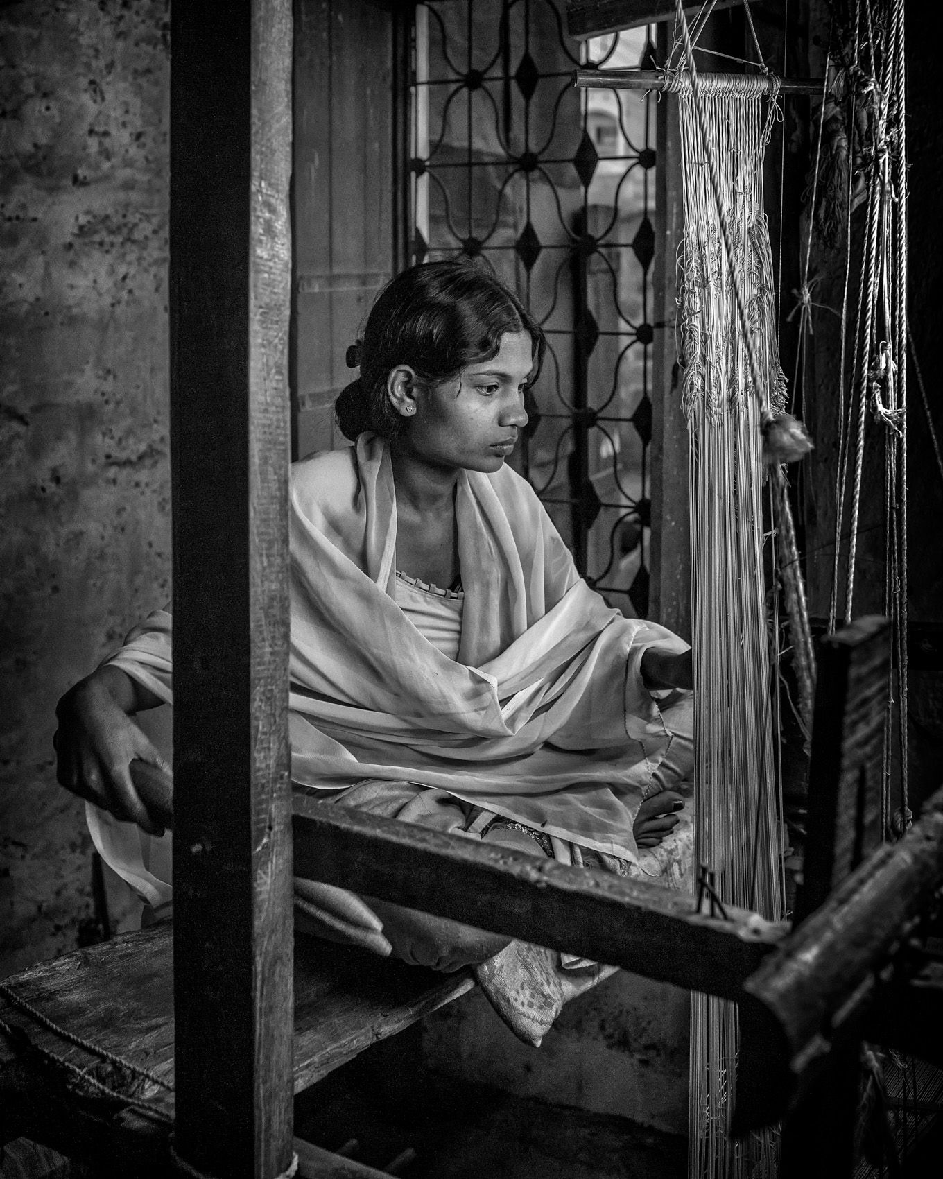 Weaver at Her Loom (Near Aurangabad, Maharashtra) work.textiles-20.jpg