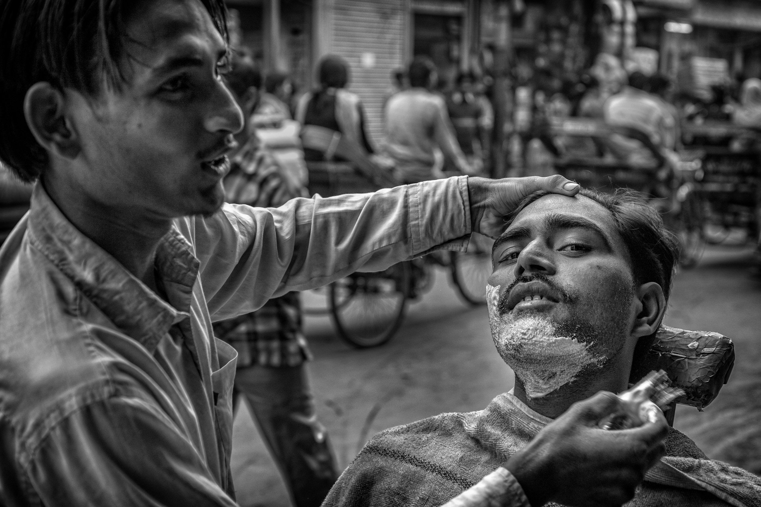 Street Shave (Old Delhi) work.laborers-10.jpg