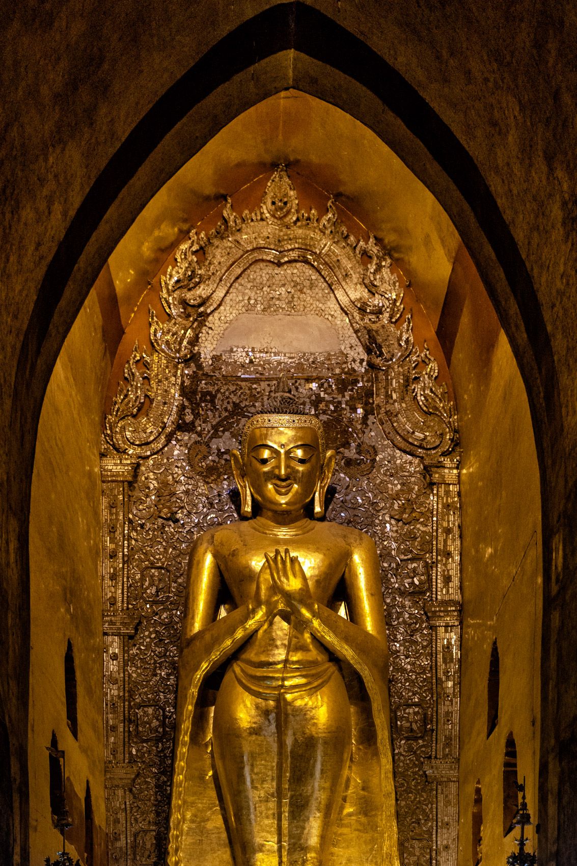 MYANMAR: The Image of the Buddha - LOUIS MONTROSE PHOTOGRAPHY