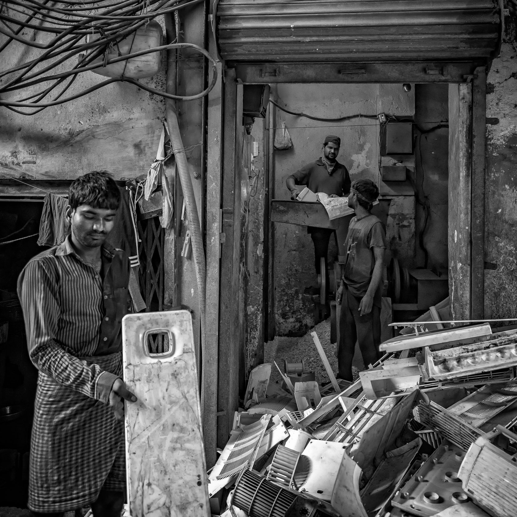 Plastic Recyclers (Dharavi Slum, Mumbai) work.laborers-21.jpg