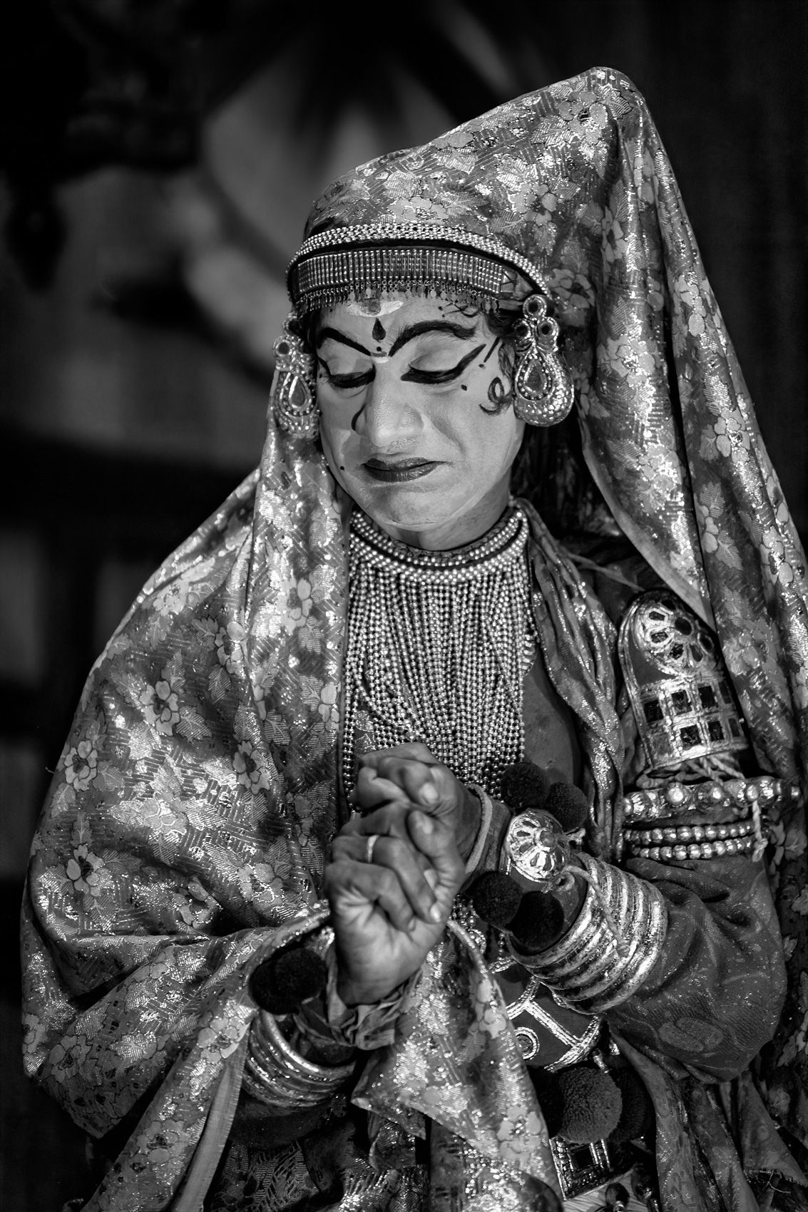 The Kathakali Female Demon in performance (Kochi, Kerala) work.artisans-26.jpg
