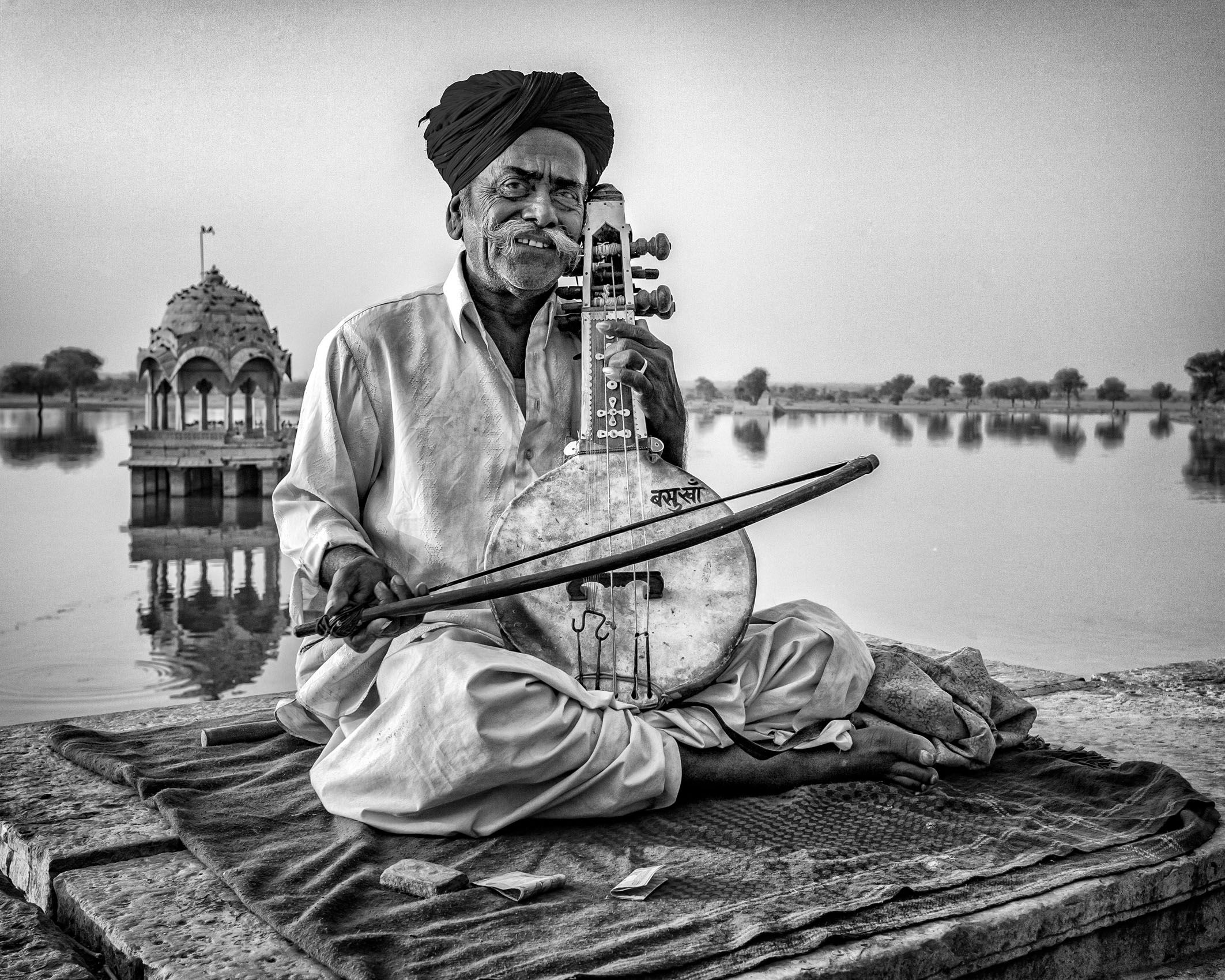 Folk Musician (Gadi Sagar, near Jaisalmer, Rajasthan) work.artisans-18.jpg