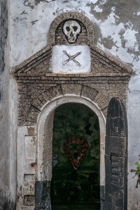 elmina castle gate of no return