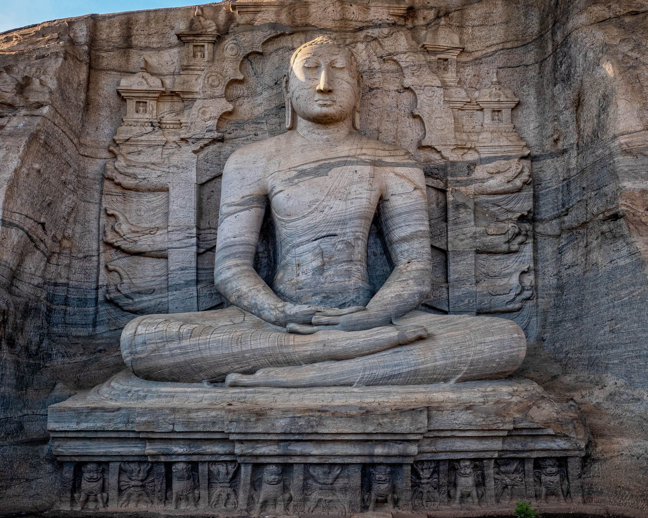 Buddhist Arts in Sri Lanka - LOUIS MONTROSE PHOTOGRAPHY