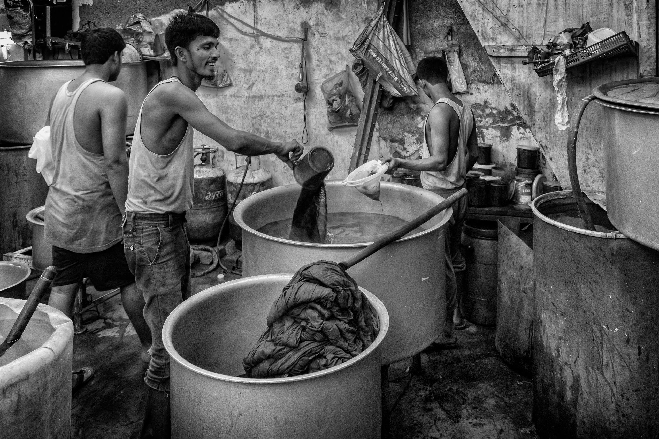 Dyeing Cloth (Dharavi Slum, Mumbai) work.textiles-16.jpg