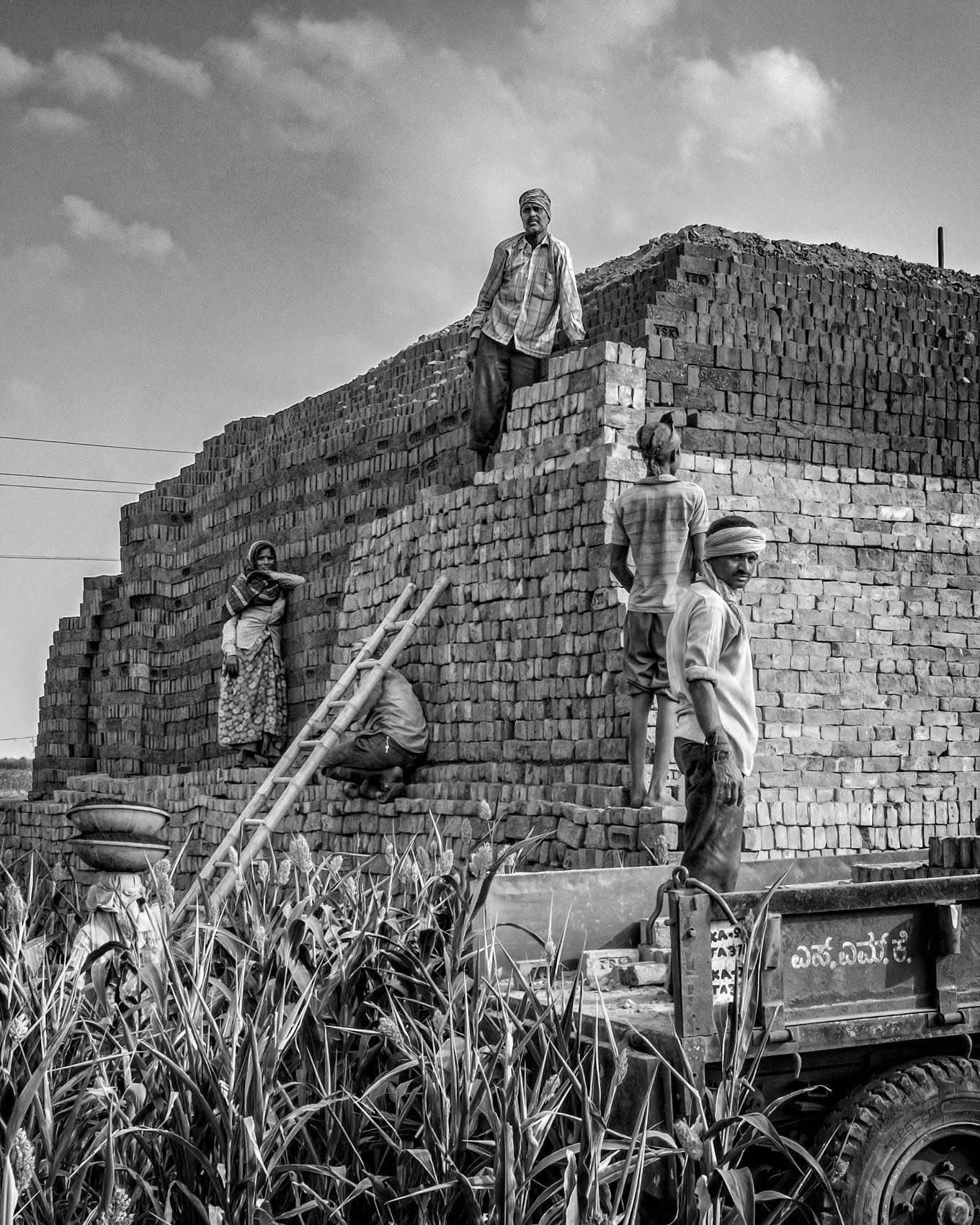 Rural Brick Factory (Eastern Maharashtra) work.laborers-24.jpg