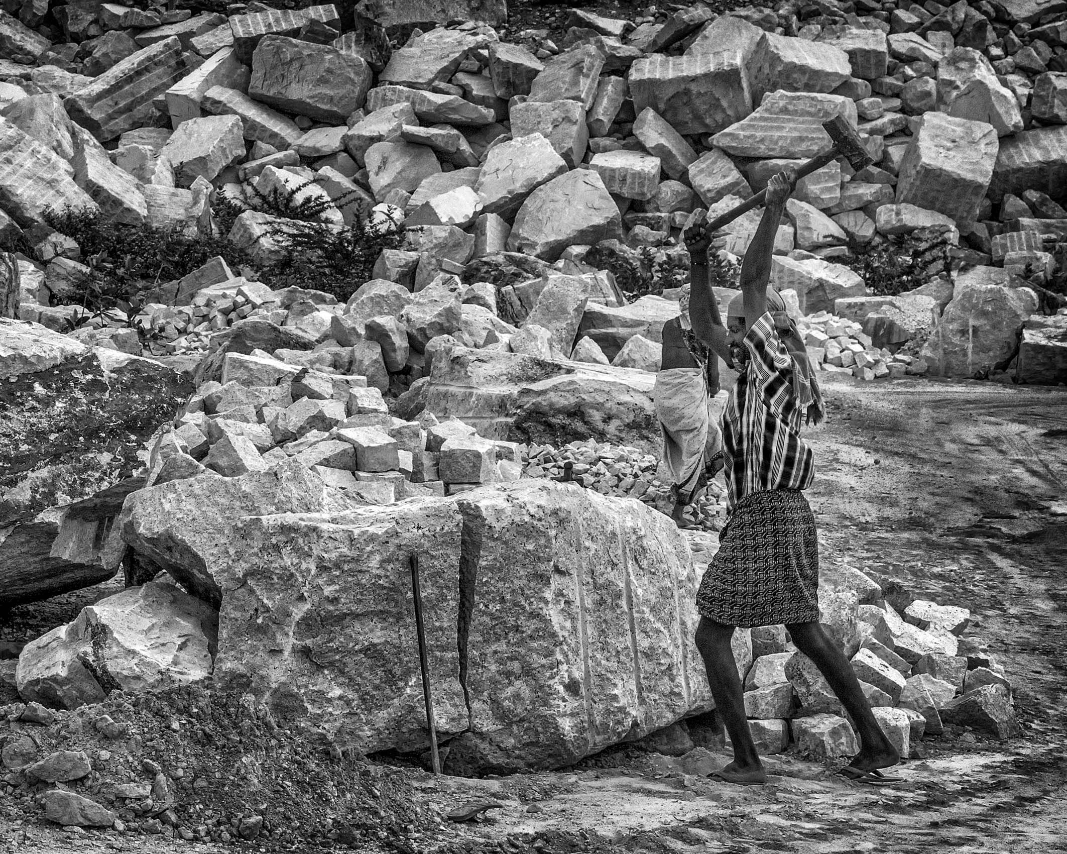 Quarrying Stone (Near Chettinad, Tamil Nadu) work.laborers-13.jpg