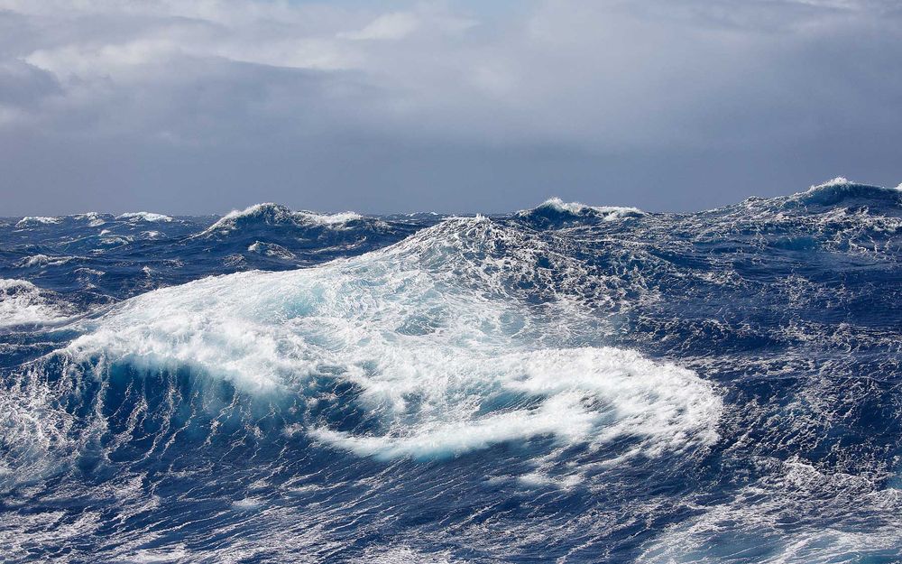 Waves breaking_83A8390-Drake Passage, Southern Ocean.jpg