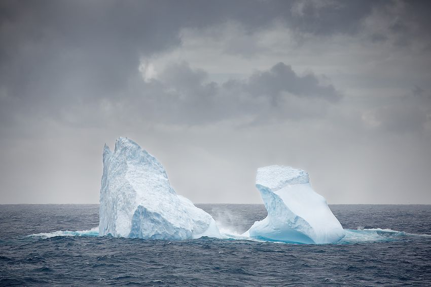 iceberg-floating-in-two-parts_s6a0993-bird-island-south-georgia-islands-southern-ocean.jpg