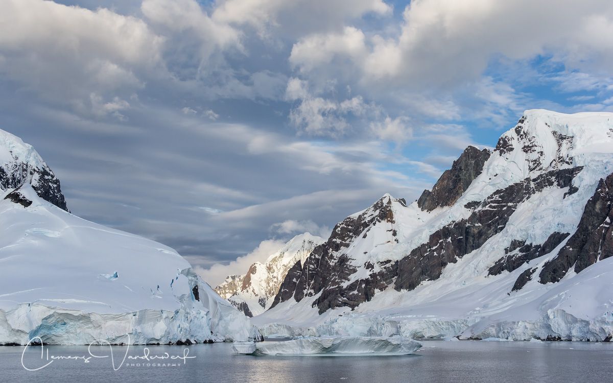 snow-covered-mountains-entrance-lemaire_e7t1436-lemaire-channel-antarctica.jpg