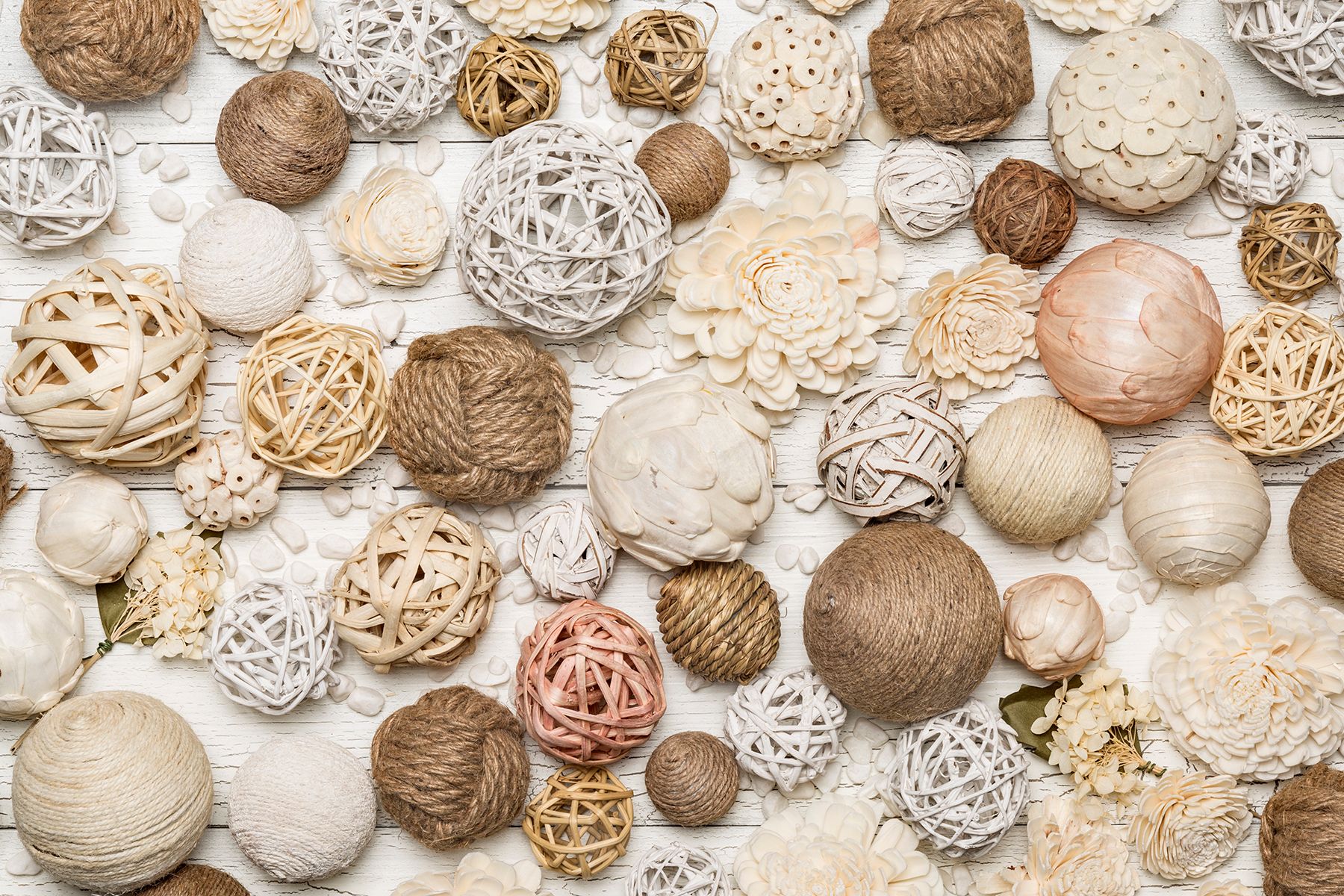 Winter_Colors_Balls_April.jpg