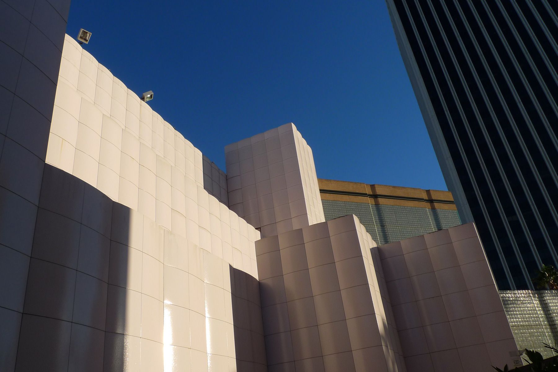 1travel_losangelesgrowingbuildings