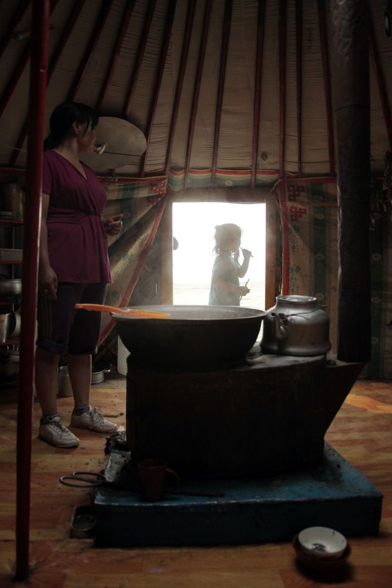 1travel_mongolia_cooking