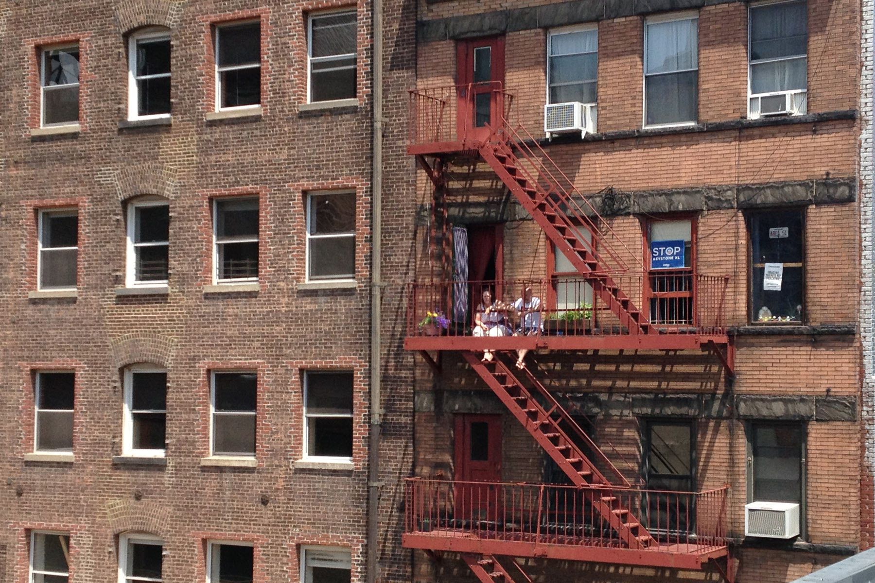 1travel_newyorkbalcony