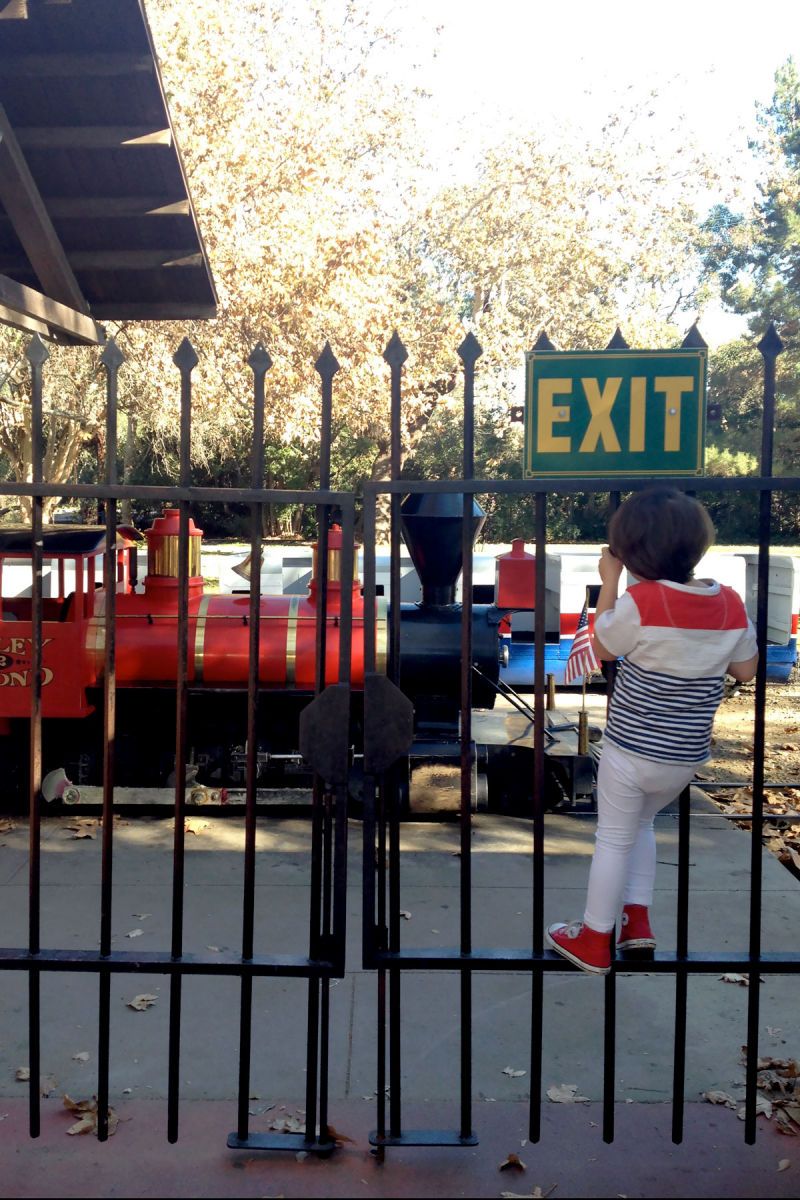 1life_waiting_fortrain