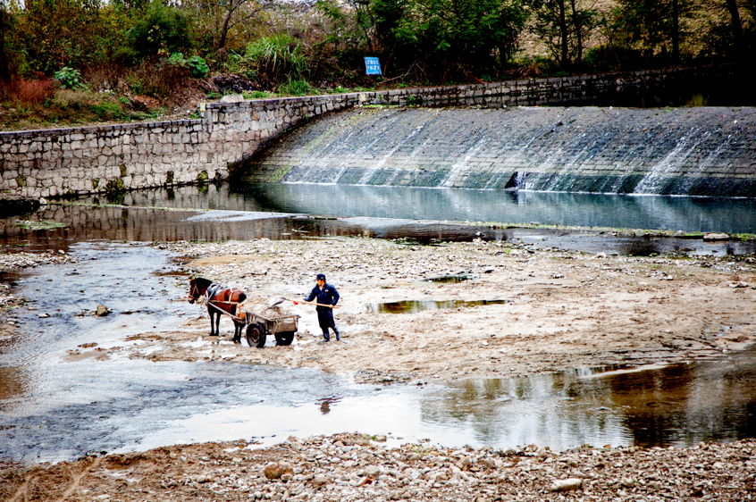 Anhui Province, China, Copyright Melissa Lynn 2019 Chinese Worker 2