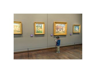 Louvre Museum: Paris