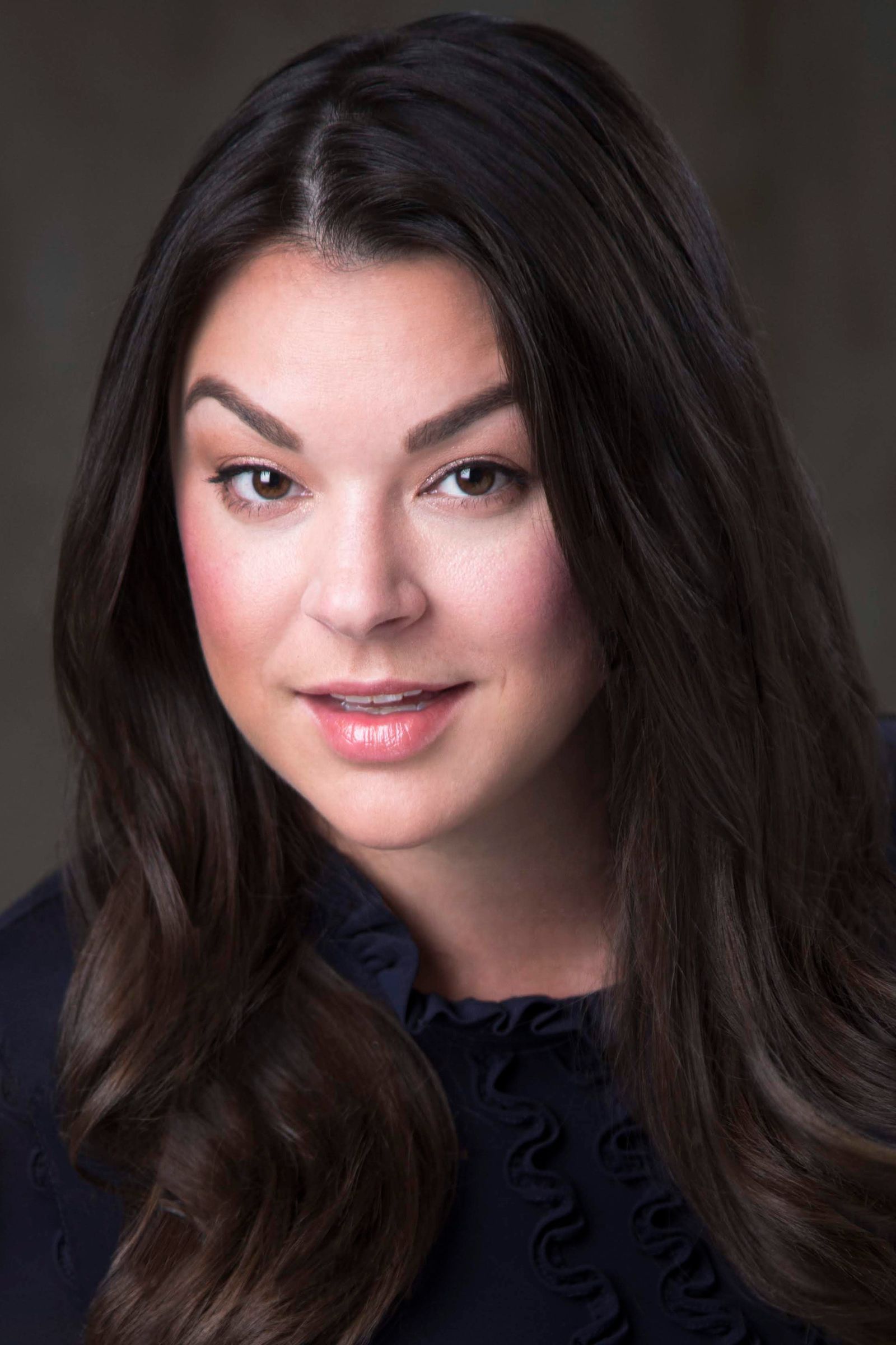 Olivia Williamson – Versatile Headshot