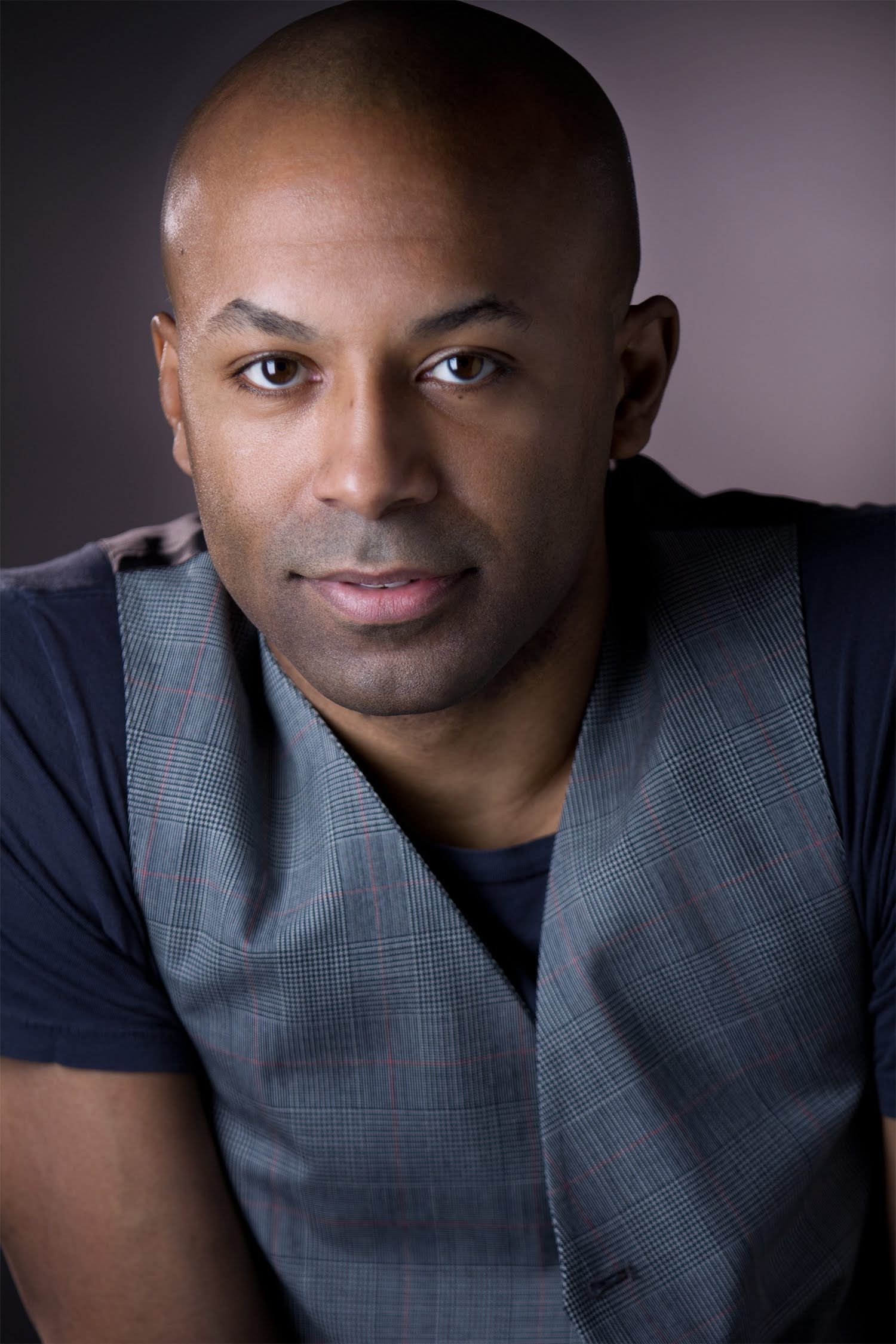 Devin E. Haqq – Dramatic Headshot