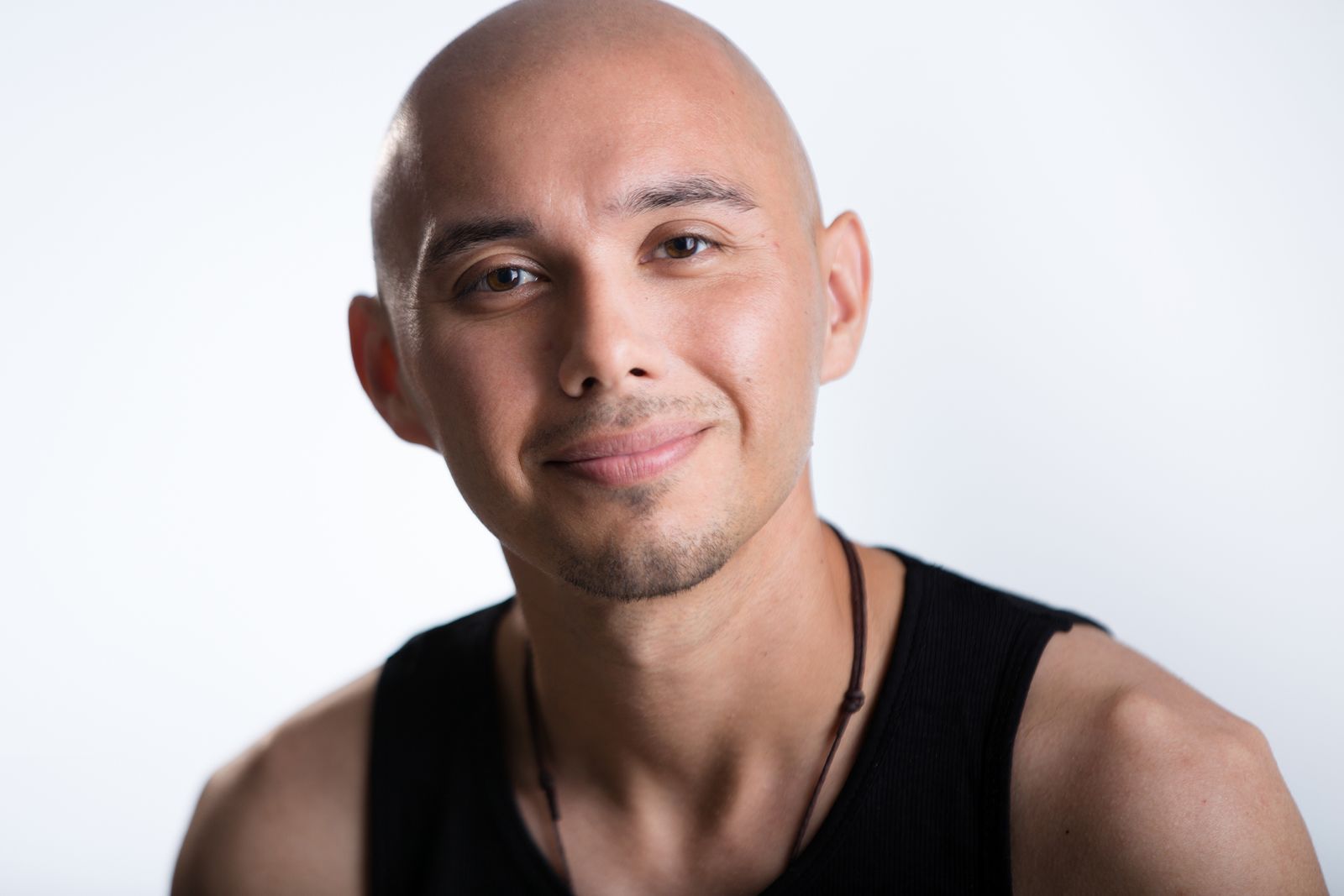 Jonathan Hernandez – Versatile Theatrical Actor Headshot