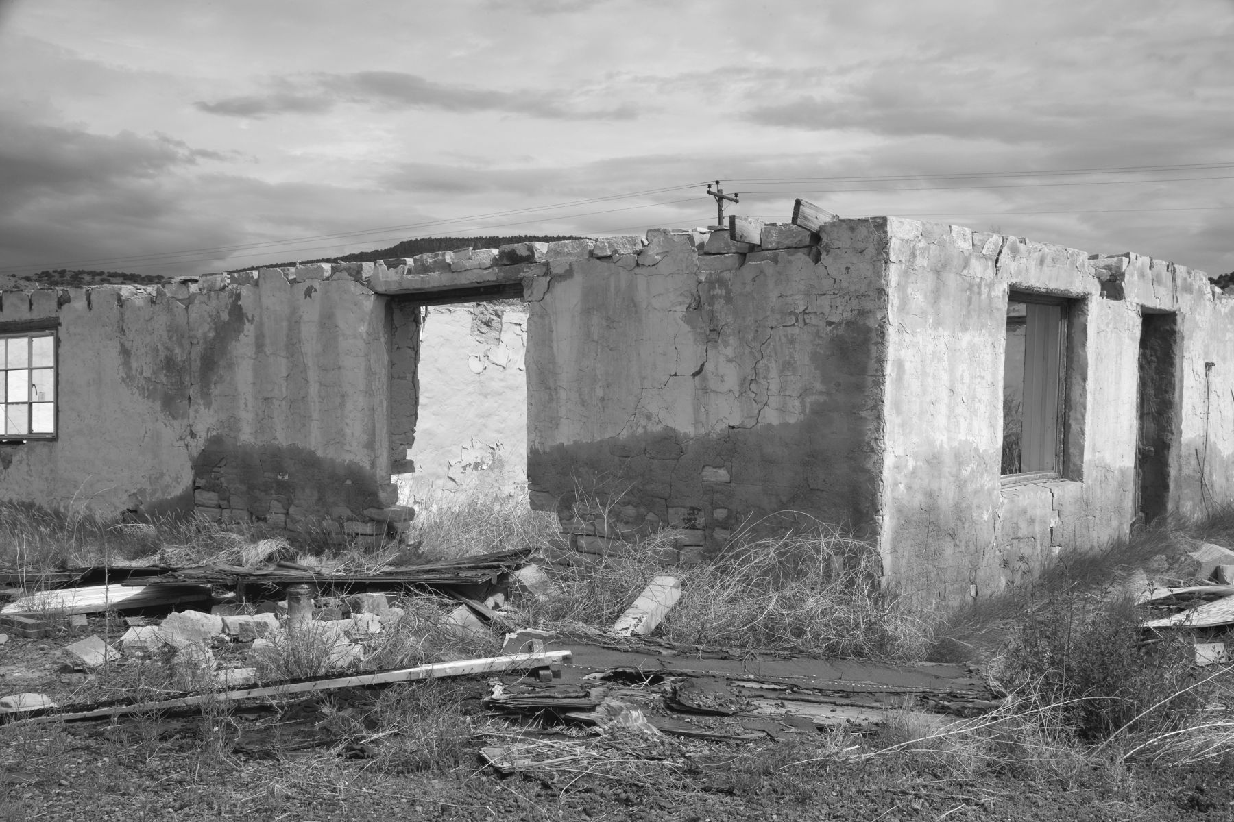 1r8x12_5350_mccartys_2_b_w_2j8z3347