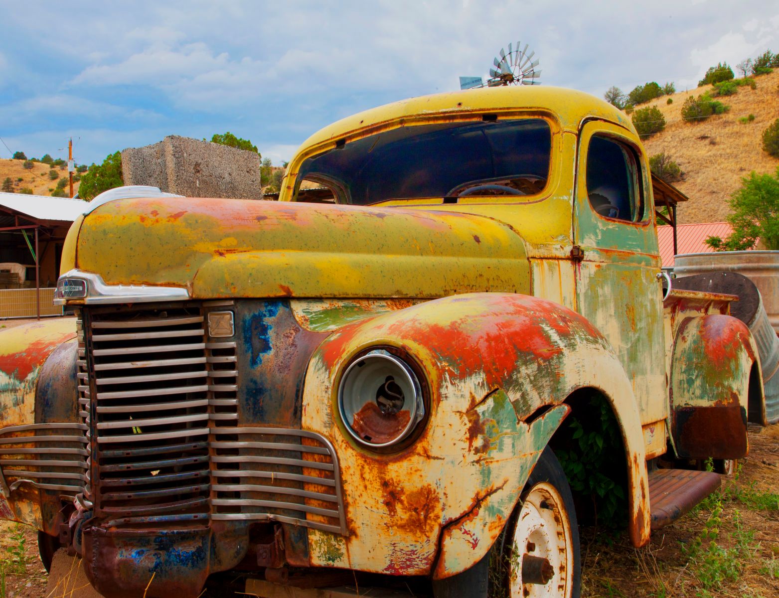 1r8_5x11_5551_frontviewkb_1_2j8z3300