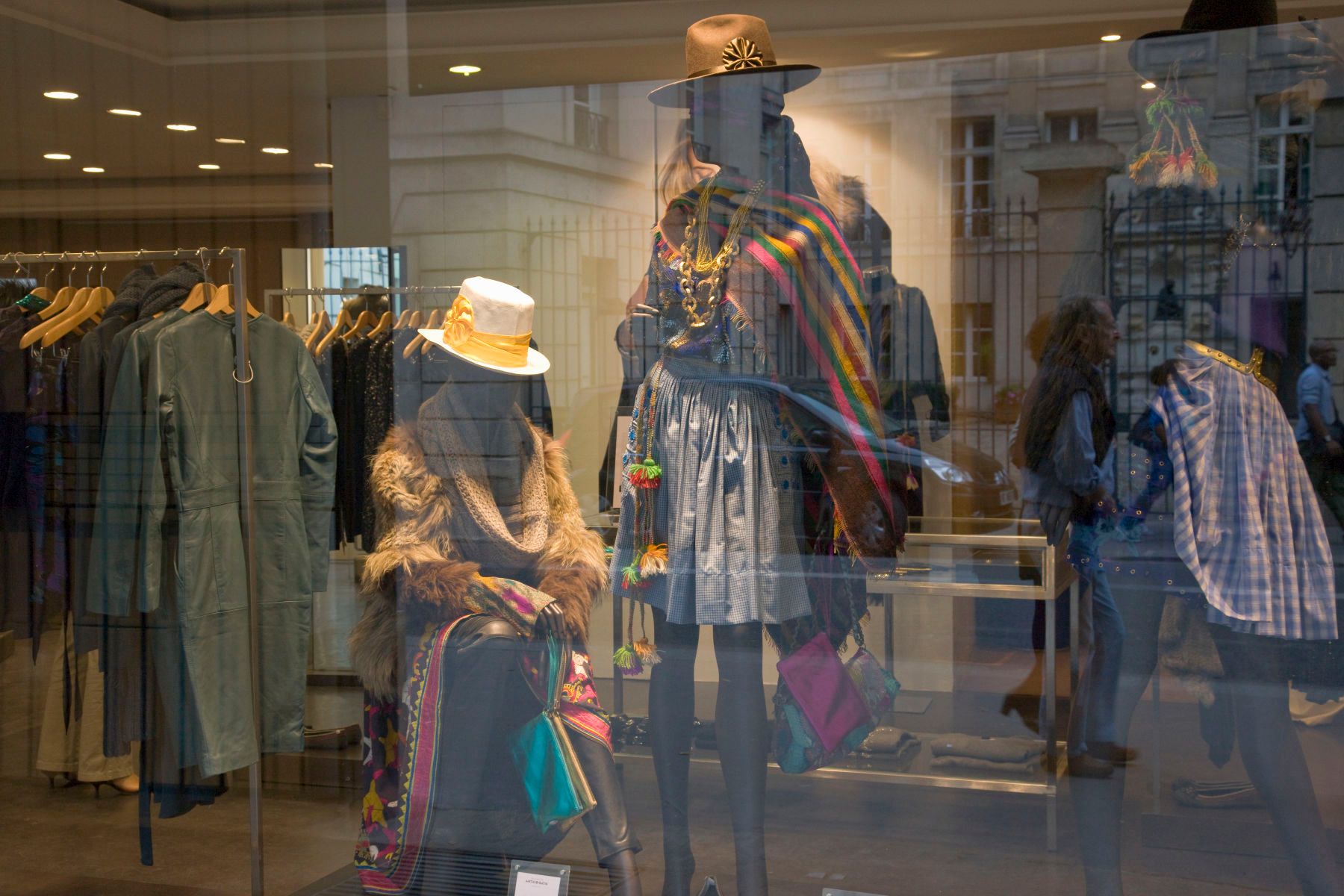 1r16x24_5409_parisfashion_2j8z1725