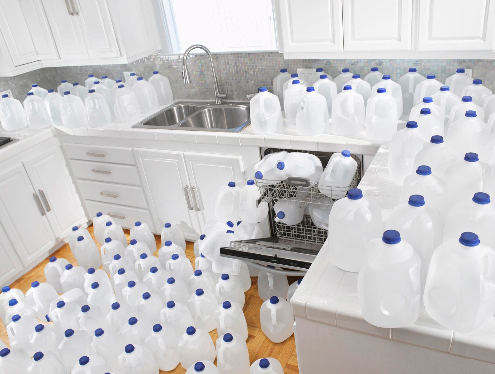 NOT WASHING WITH A FULL LOAD? YOU COULD BE WASTING A THOUSAND GALLONS A MONTH.WaterIQ, know your water.