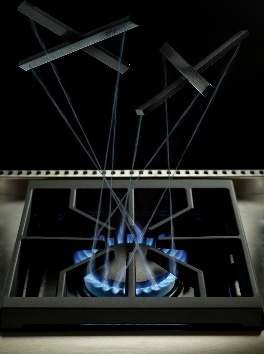 DUAL STACKED BURNERS FROM WOLF.YOU'RE IN COMPLETE CONTROL.