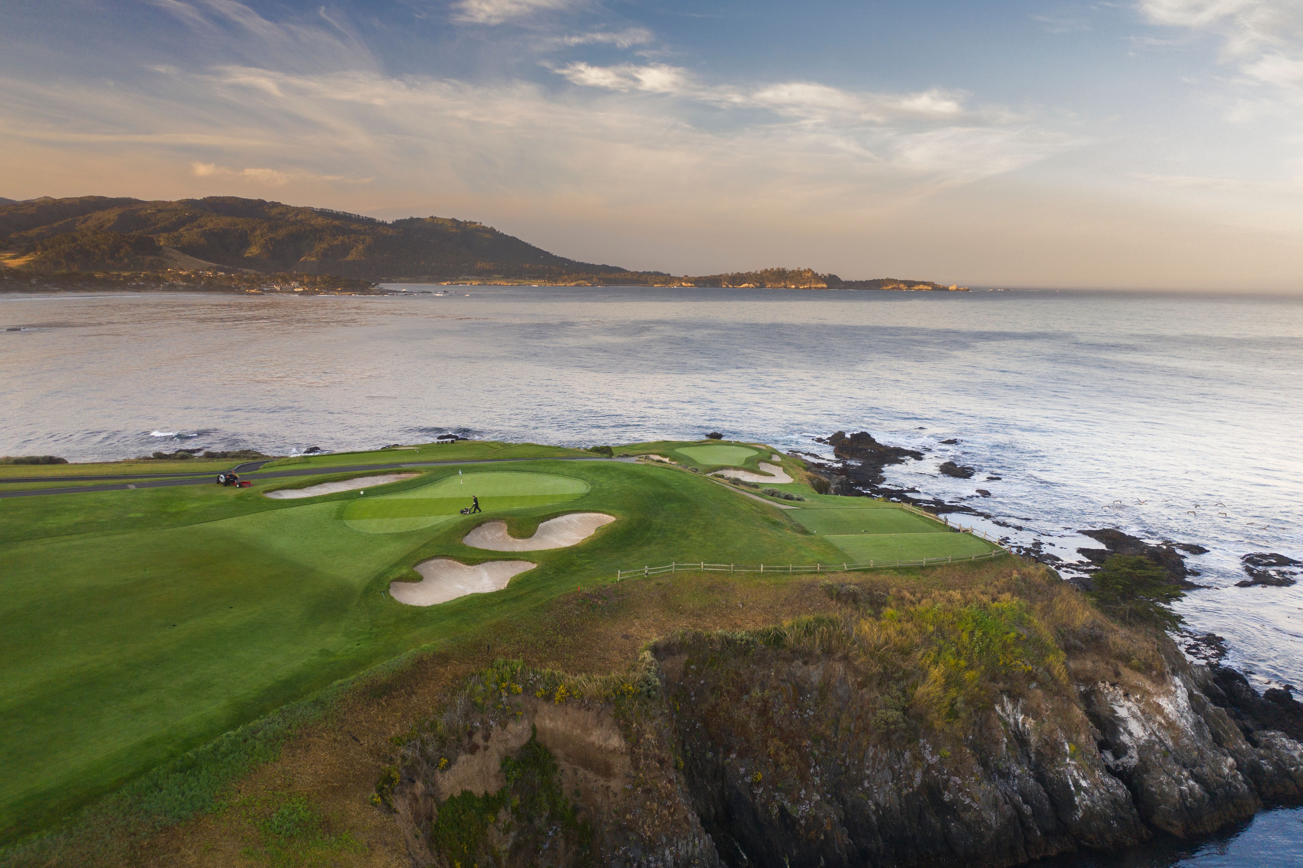 CM21_4980s_Pebble_Beach_Golf_mavic_103.jpg