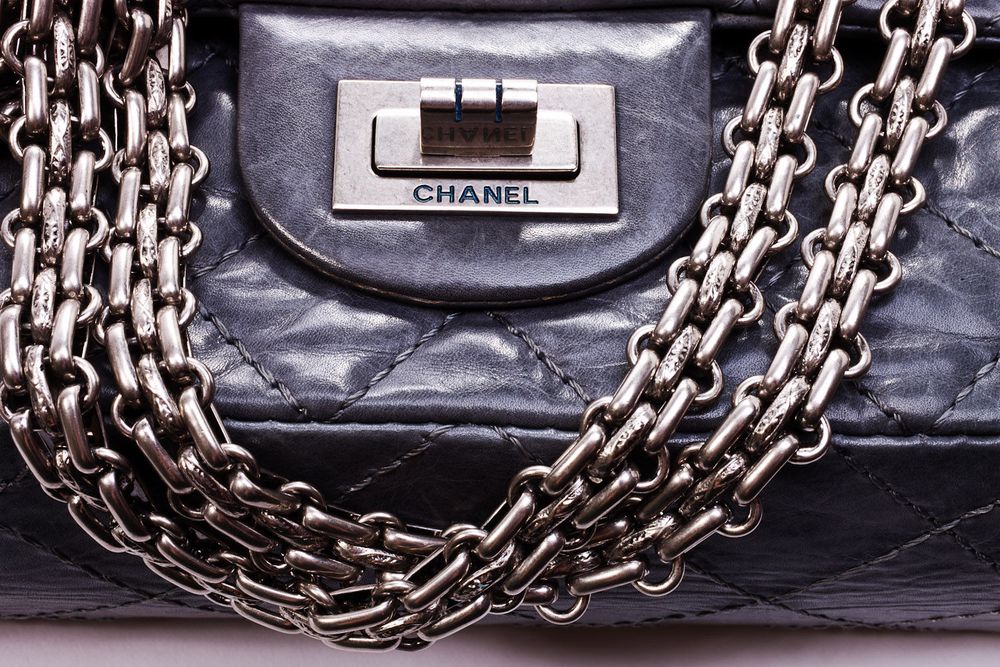 1chanel_gray_w_silver_chain_25