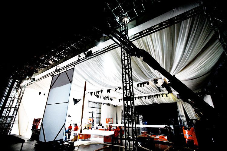 Party decor is going Up