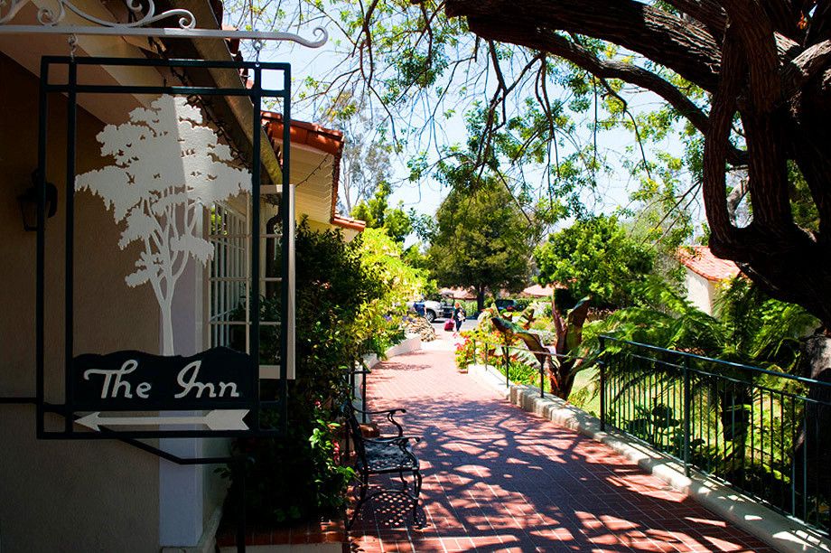 Main entrance of the Inn at Rancho Santa Fe.