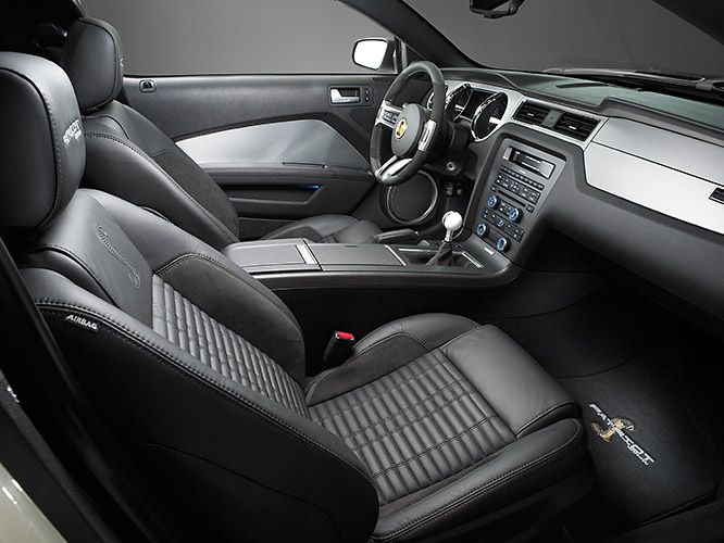 1r2010_shelby_interior_