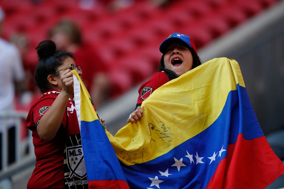 Fans In The Stands-3664.JPG