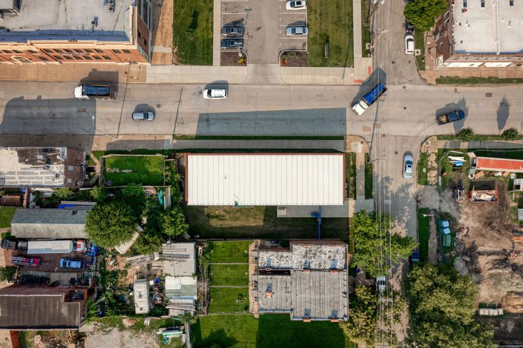 Derek Hoeferlin / Weathering St(ee)L House