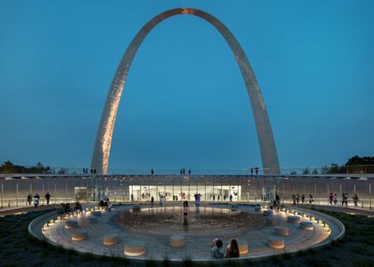James Carpenter Design Associates, with Cooper Robertson and Trivers / Museum at Gateway Arch National Park