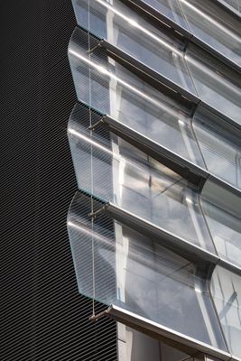 James Carpenter Design Associates designs waving glass facade