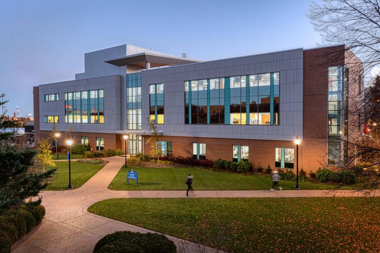 Hastings+Chivetta  /  Interdisciplinary Science and Engineering (ISE) building, Saint Louis University