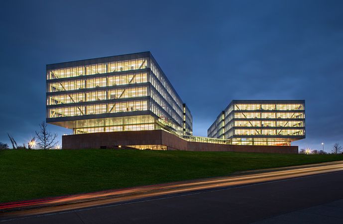 RGA HQ  /  Clayco, Gensler, Fox, Forum Studio