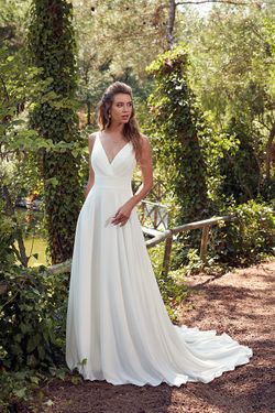 EK1458_Norah_full.jpg