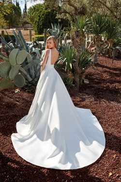 EK1421_Becca_back.jpg