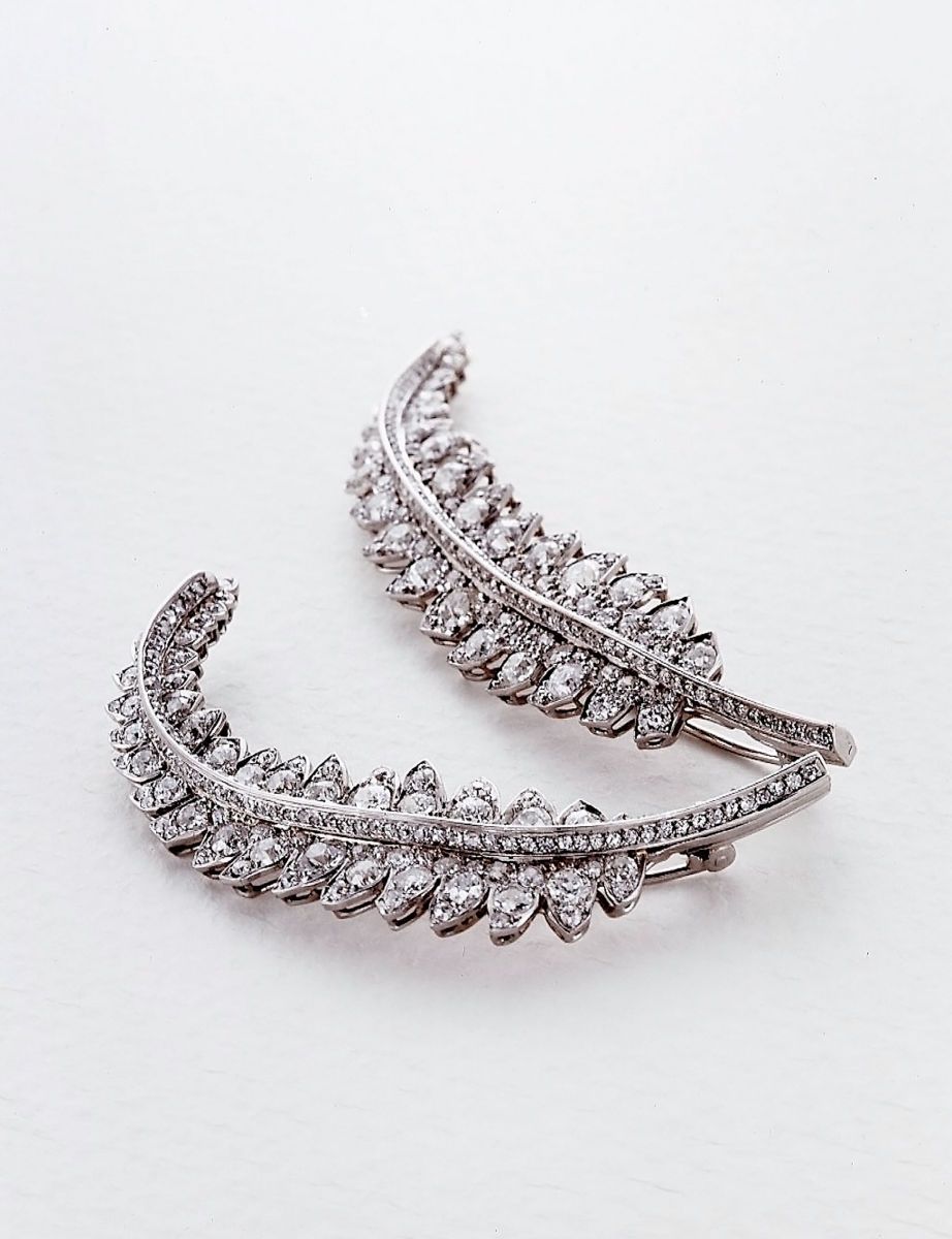 1christies_brochoes051