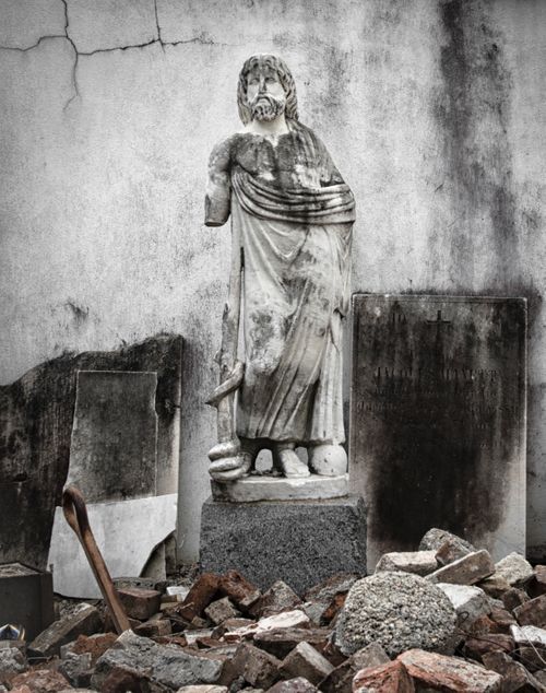 statue arms.jpg